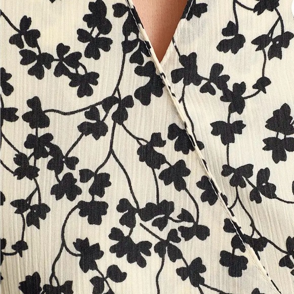 Meet For Drinks Cream Print Pleated Sleeve Bodysuit from Lulus NWT Size Medium - Picture 6 of 7